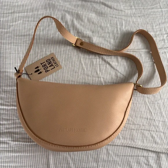 KOALA SLING BAG - Picture 6 of 8